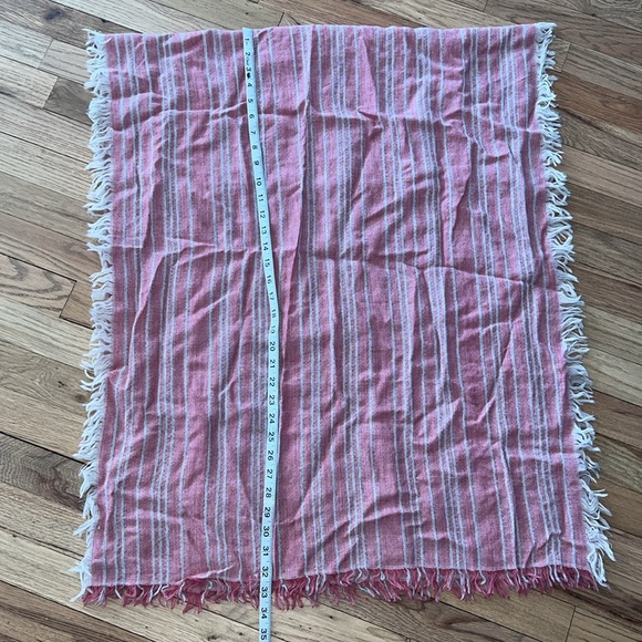 NWOT Vince Striped Scarf with Fringe Size OS - Picture 4 of 4